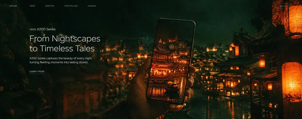 黄果剧场下载APP页头背景：夜色灯影中的手机屏幕